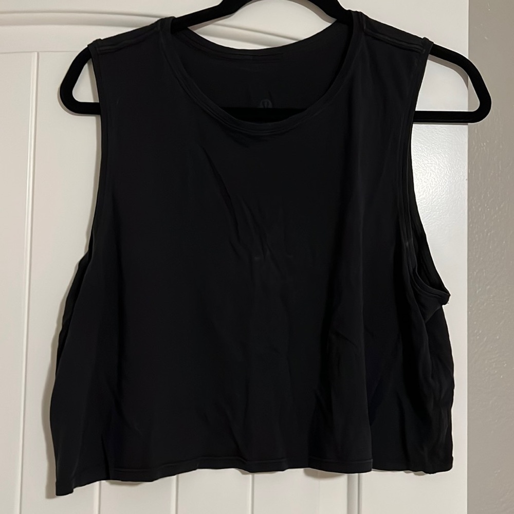 Lulu lemon crop tank